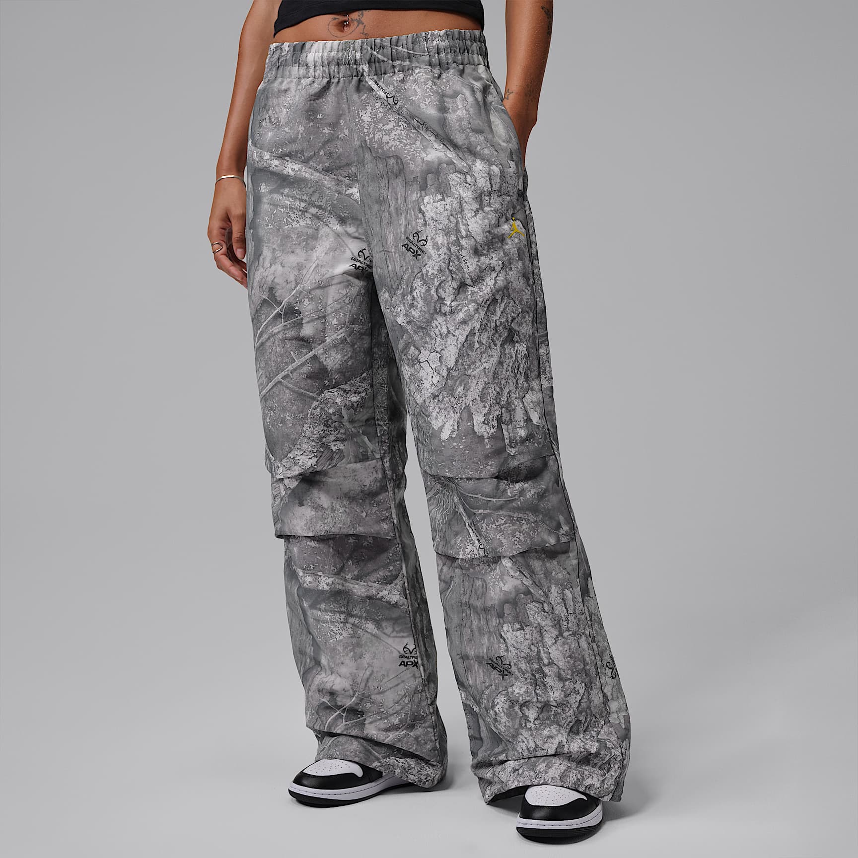 Jordan トロフィールーム バスケパンツ Jordan Brooklyn Women's Realtree Trousers. Nike ID
